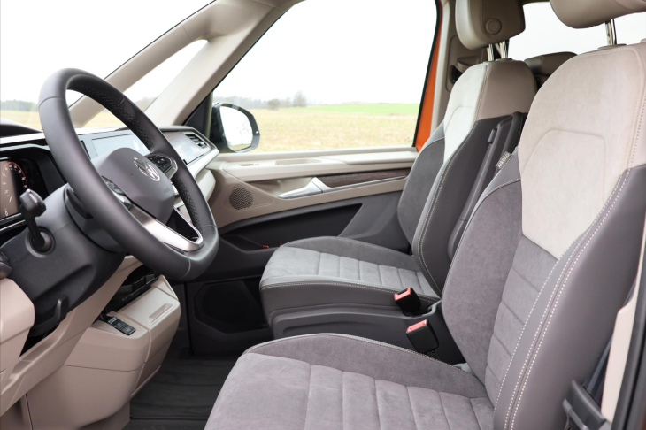 Volkswagen Multivan 2,0 TDI DSG Long Style 7-Míst