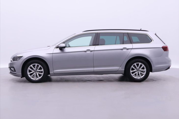 Volkswagen Passat 2,0 TDI DSG IQ Light 1.Maj DPH