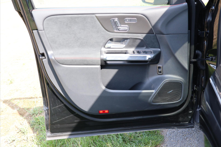 Mercedes-Benz GLB 2,0 200d 4Matic AMG Panorama