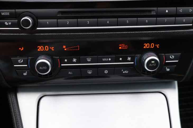 BMW Řada 5 3,0 530d x Drive Tažné Klima