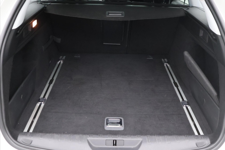Peugeot 308 1,2 PT 96kW Allure LED Pano