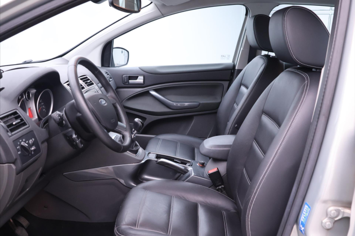 Ford Kuga 2,0 TDCI 100kW Titanium Kůže