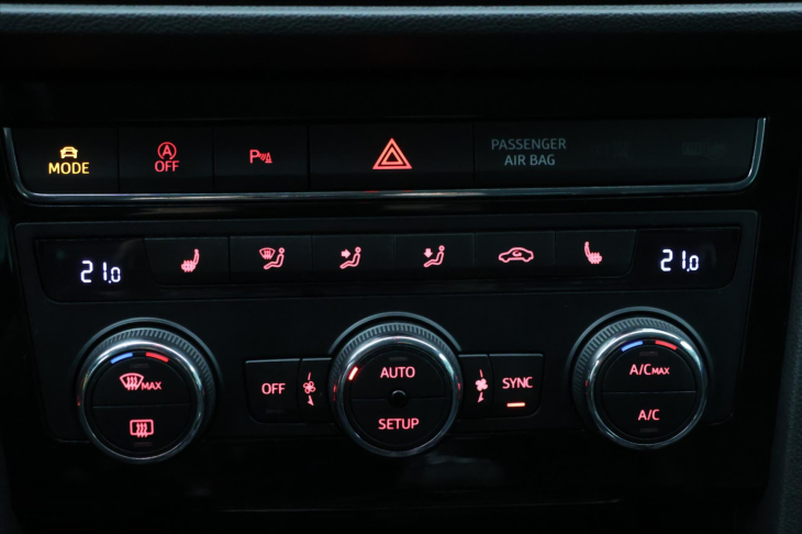 Seat Leon 1,4 TSI FR LED Kůže CZ
