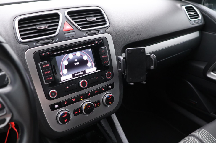 Volkswagen Scirocco 2,0 TDI 103kW Match Xenon Navi