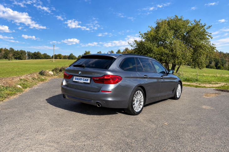 BMW Řada 5 3,0 3.0 530d Touring Sport DPH