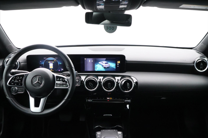 Mercedes-Benz Třídy A 2,0 D 85kW A180 CZ Virtual