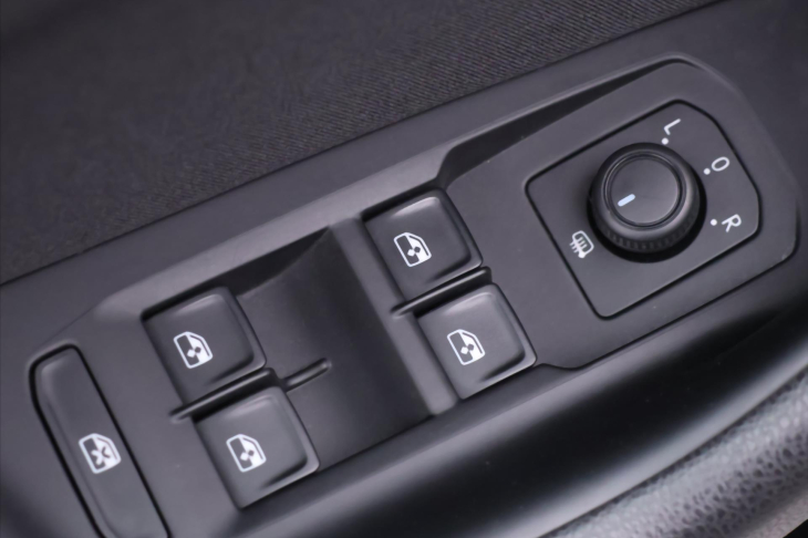 Volkswagen Passat 1,5 TSI 110kW DSG R-Line