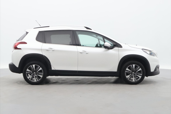 Peugeot 2008 1,6 HDI 73kW CZ