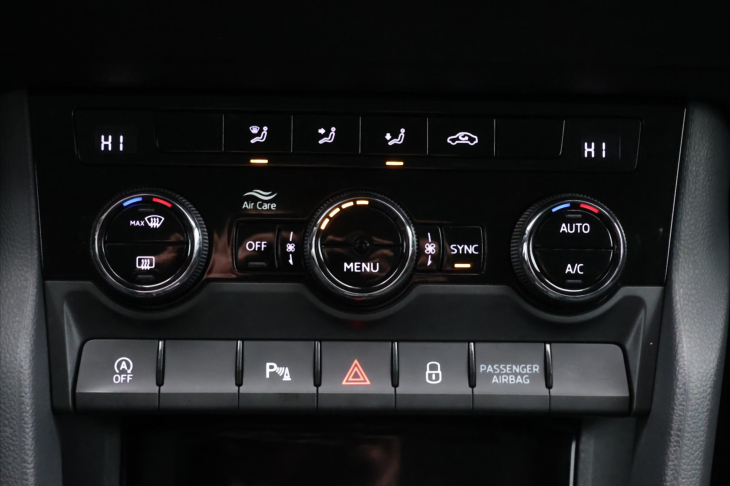 Škoda Karoq 2,0 TDI 85 kW DSG DPH Ambition