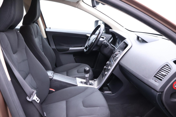 Volvo XC60 2,4 D5 151kW AWD Kinetic CZ