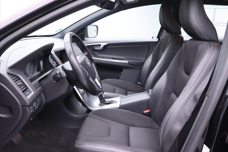 Volvo XC60 2,4 D5 162kW Aut. AWD Momentum