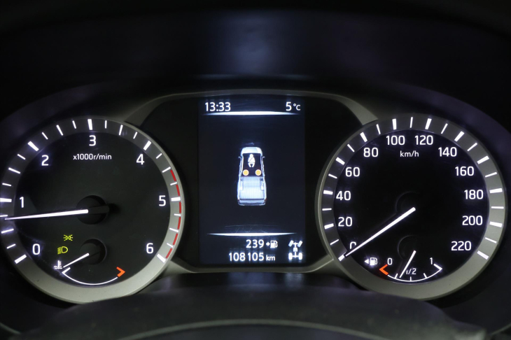 Nissan Navara 2,3 dCi 120kW King Cab CZ DPH