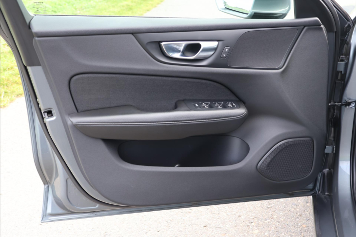 Volvo V60 2,0 D4 145kW Aut. LED Navi DPH