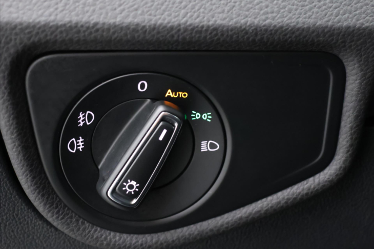 Volkswagen Touran 2,0 TDI DSG Highline 7Míst DPH