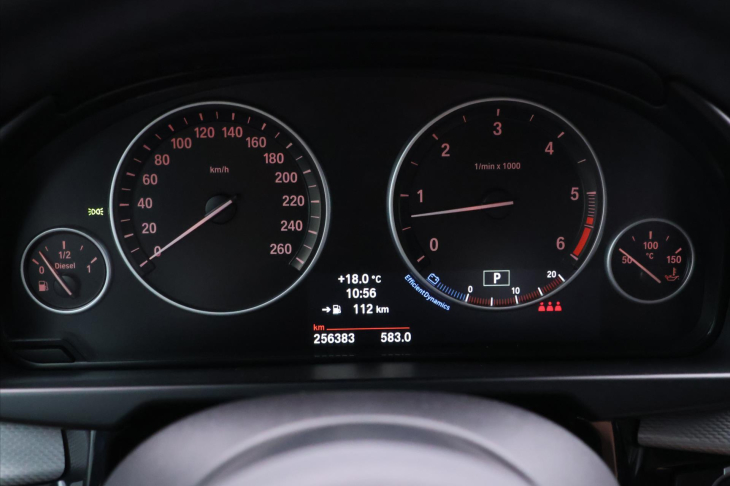 BMW X5 3,0 xDrive40d 230kW CZ