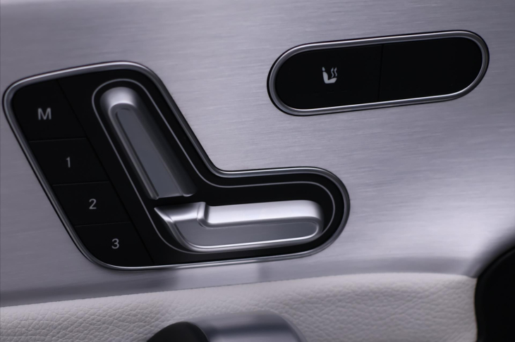 Mercedes-Benz Třídy A 1,3 200 120kW Aut. CZ kůže DPH