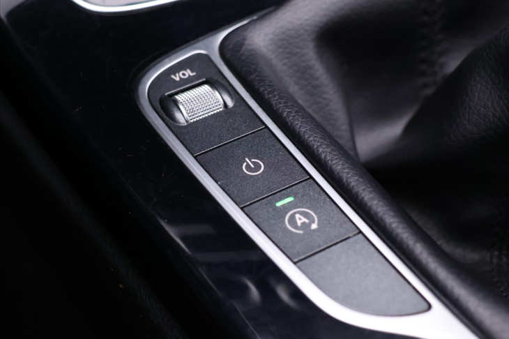 Mercedes-Benz Třídy C 1,6 85kW Kůže LED 180d