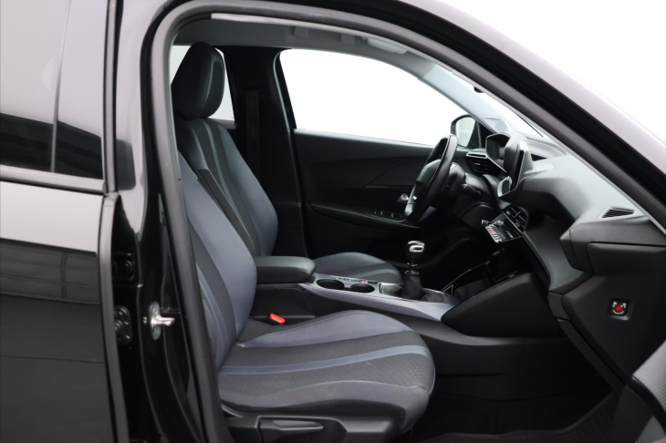 Peugeot 2008 1,2 PT 130k CZ Allure LED