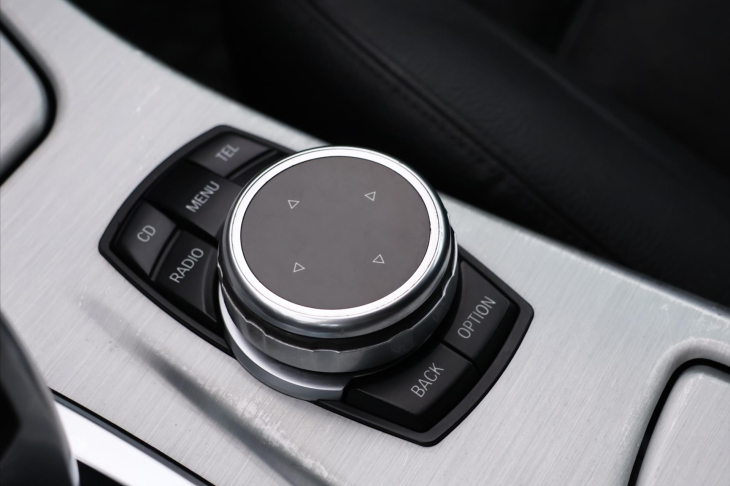 BMW Řada 5 3,0 530d x Drive Tažné Klima