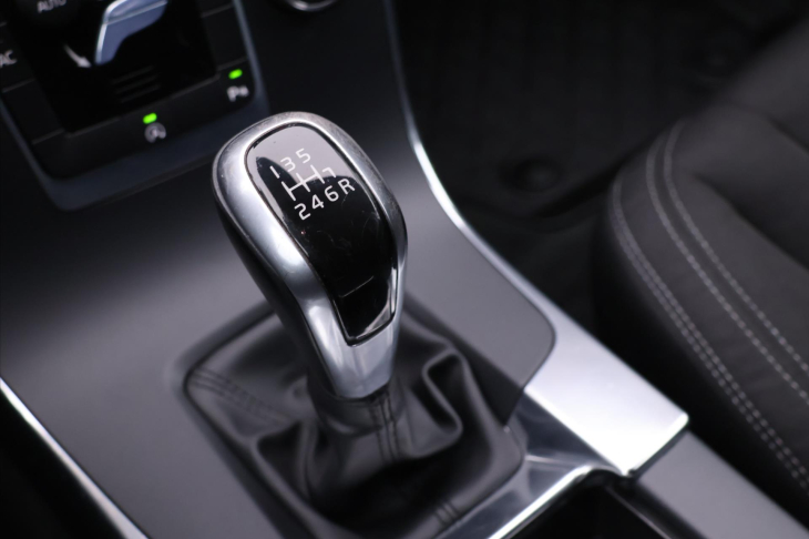 Volvo V60 2,0 D3 110kW Momentum