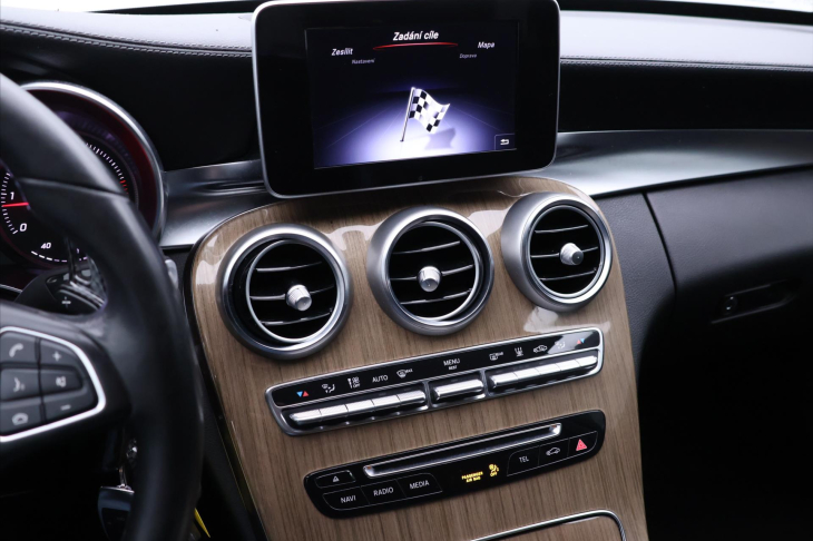 Mercedes-Benz Třídy C 2,2 250d 150kW Aut. LED