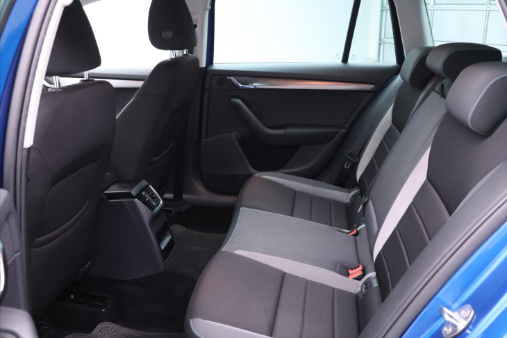 Škoda Octavia 1,6 TDI 81kW Joy Navi Xenon