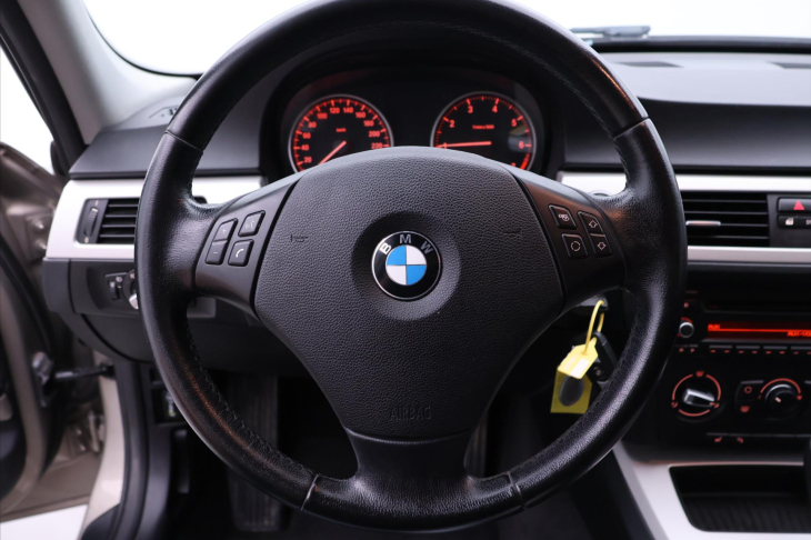 BMW Řada 3 2,0 318i 105kW Automat Klima