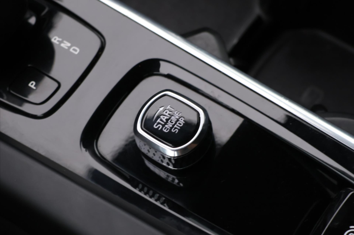 Volvo V60 2,0 B4 AWD Cross Country DPH
