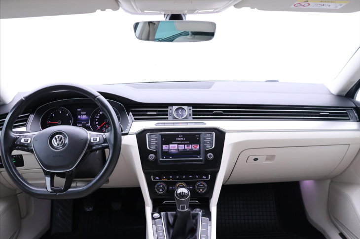 Volkswagen Passat 2,0 110kW Highline 4Motion CZ