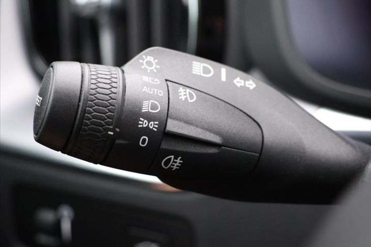 Volvo XC60 2,0 B4 145KW AWD MOMENTUM