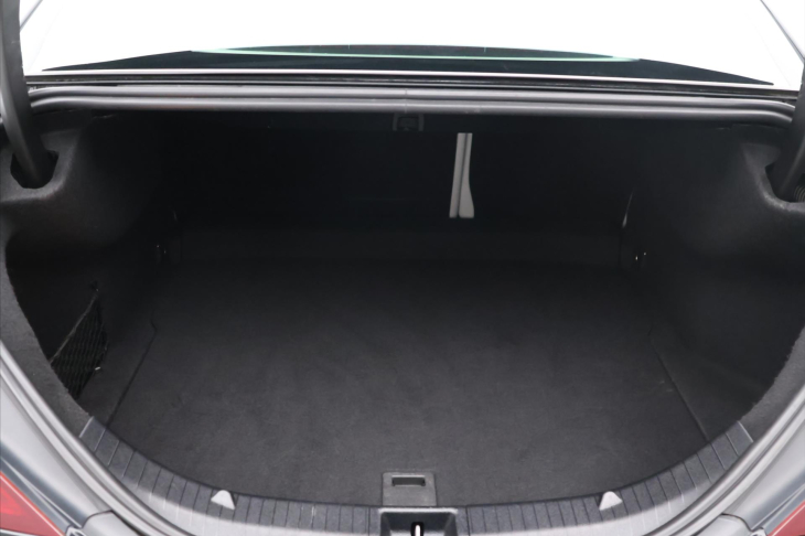 Mercedes-Benz CLA 1,6 180 90kW Entry Kůže Navi