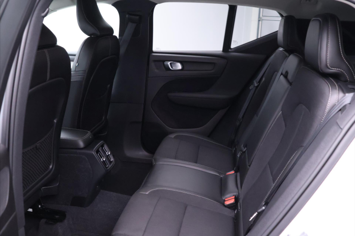 Volvo XC40 2,0 T4 Drive-E Momentum AWD CZ