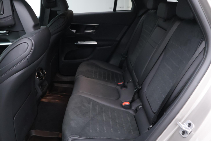 Mercedes-Benz GLC 2,0 300 4Matic AMG CZ 1Maj