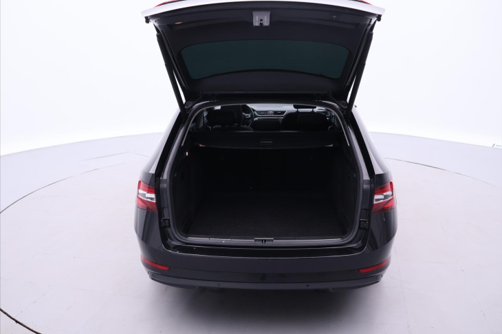 Škoda Superb 1,6 TDI DSG Style Panorama