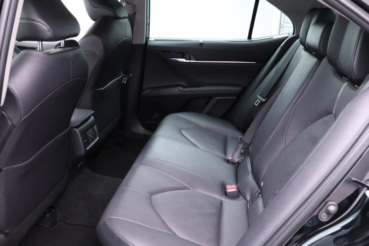 Toyota Camry 2,5 HEV Aut. CZ Executive DPH