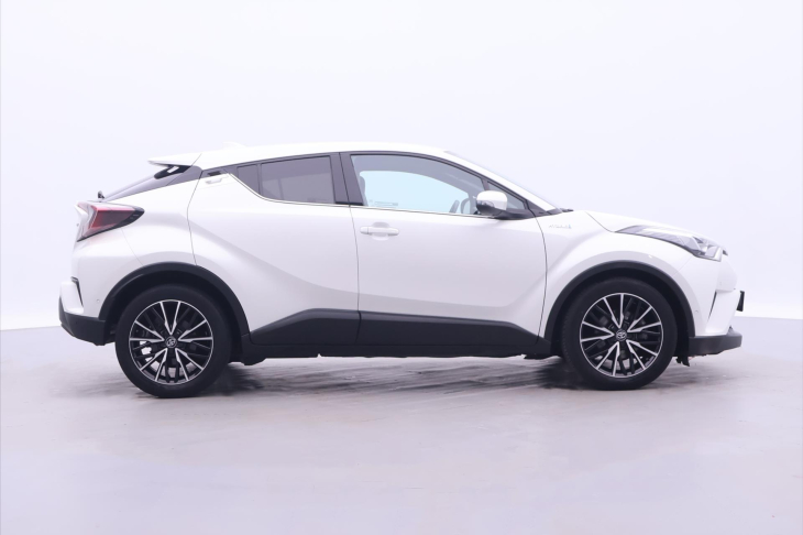 Toyota C-HR 1,8 E-CVT Executive CZ