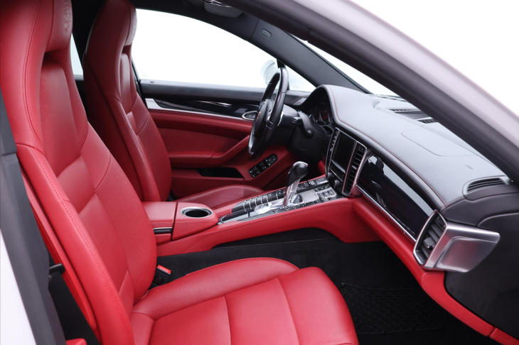 Porsche Panamera 3,0 V6 221kW Turbodiesel