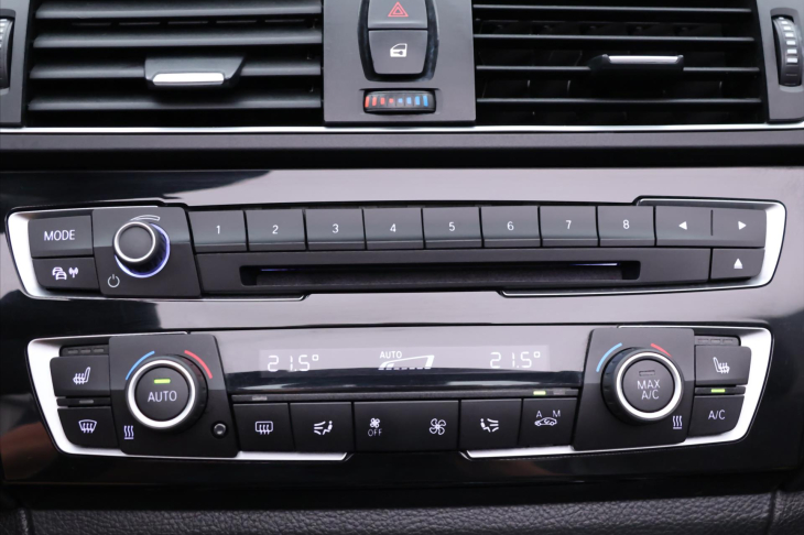 BMW Řada 2 2,0 220i 135kW Aut. Sport Line