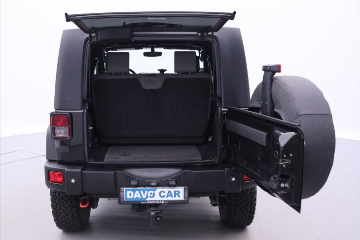 Jeep Wrangler 2,8 CRD 130kW Tažné Klima