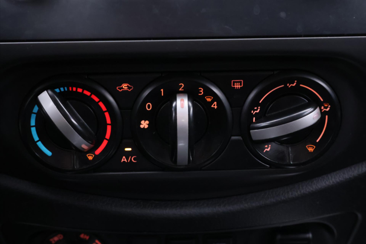 Nissan Navara 2,3 dCi 120kW King Cab CZ DPH