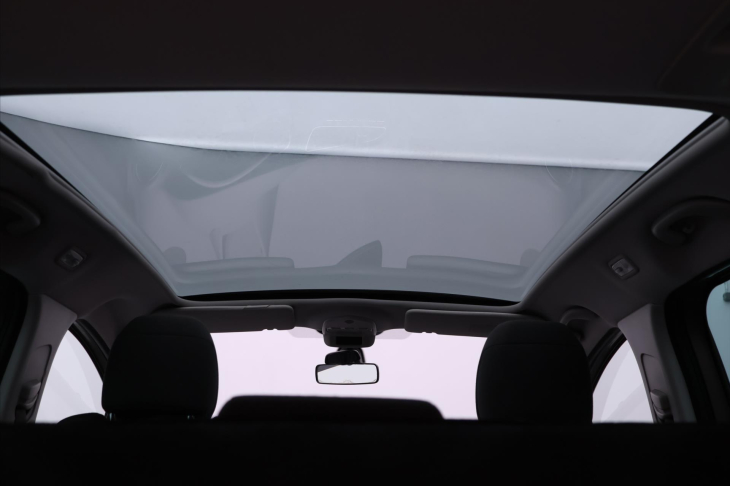 Peugeot 5008 1,6 HDI 82kW Family CZ