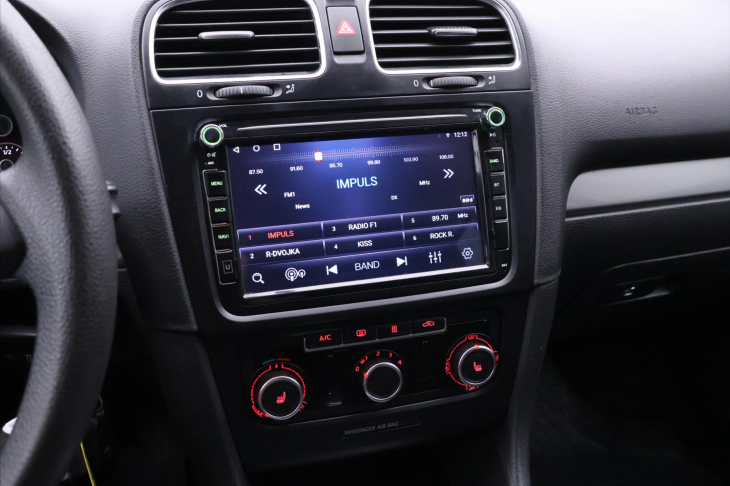 Volkswagen Golf 1,6 TDI DSG Webasto Serv.Kniha