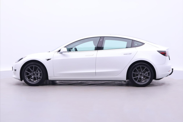 Tesla Model 3 Long Range AWD tažné DPH