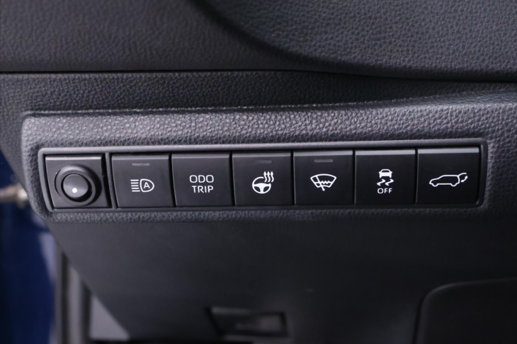 Toyota Corolla 2,0 HEV CZ Executive Sport DPH