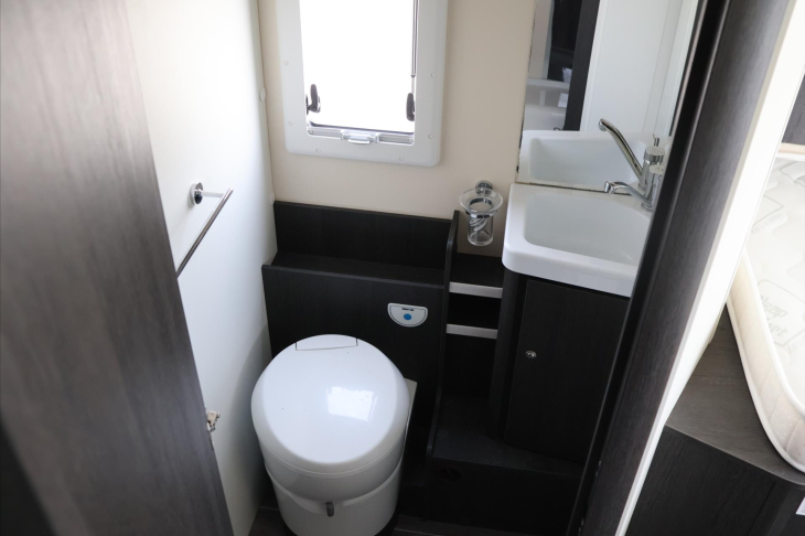 CI Caravans International Ostatní 2.0 CI Magis Plus 84 CZ DPH obytný automobil
