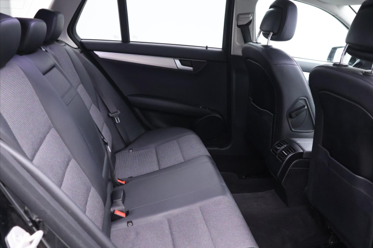 Mercedes-Benz Třídy C 2,1 220CDI 125kW Aut.klima Xenon