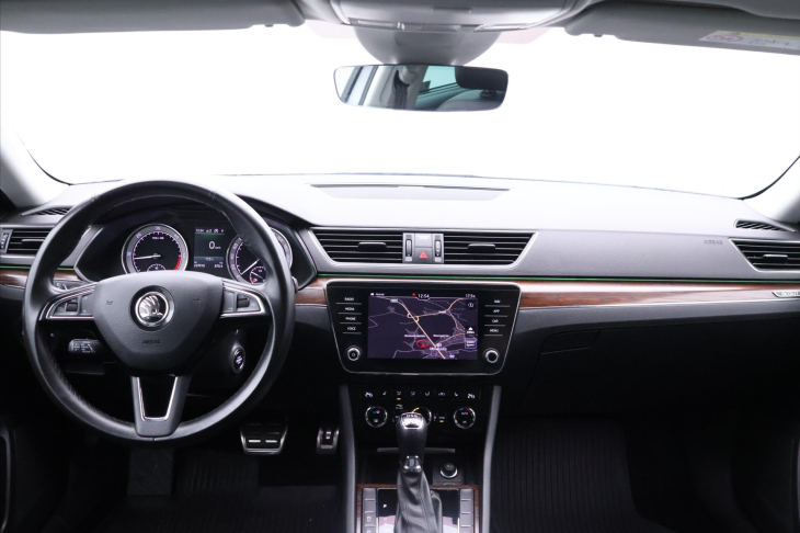 Škoda Superb 2,0 TDI 140kW DSG Scout 4x4 CZ