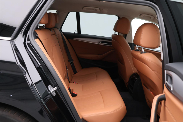 BMW Řada 5 2.0 D 140kW xDrive AT CZ