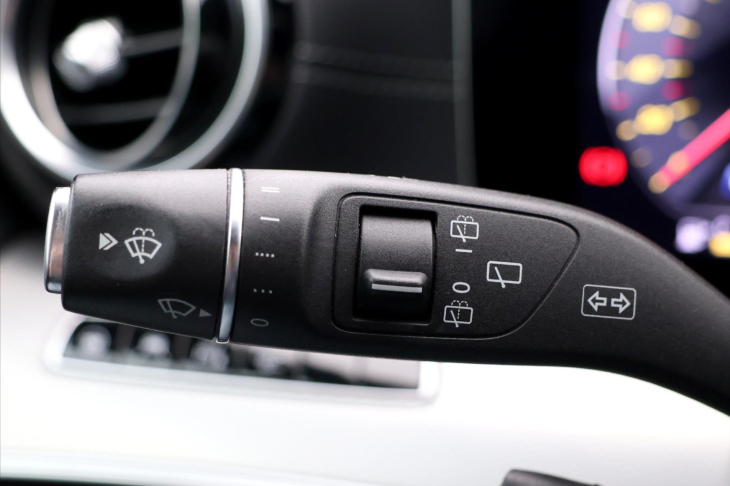 Mercedes-Benz Třídy E 2,9 400D 250kW AMG Softclose