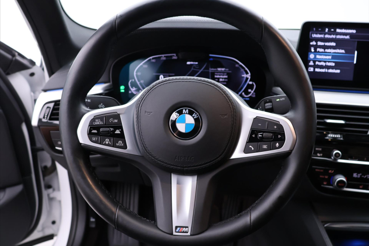 BMW Řada 5 2,0 530e xDrive 135kW CZ DPH